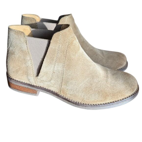 Clarks Women's Demi Beat Tan Suede Chelsea Slip On Ankle Bootie - Size 7 - Picture 2 of 10
